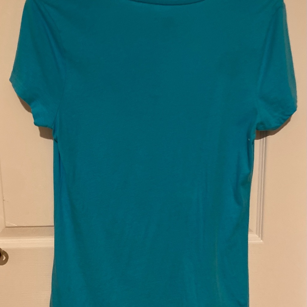 Old Navy s/s tee, fun, very gently worn, soft, U shaped neck, splattered star - Picture 4 of 4